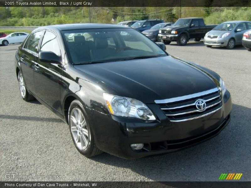 Black / Light Gray 2005 Toyota Avalon Limited