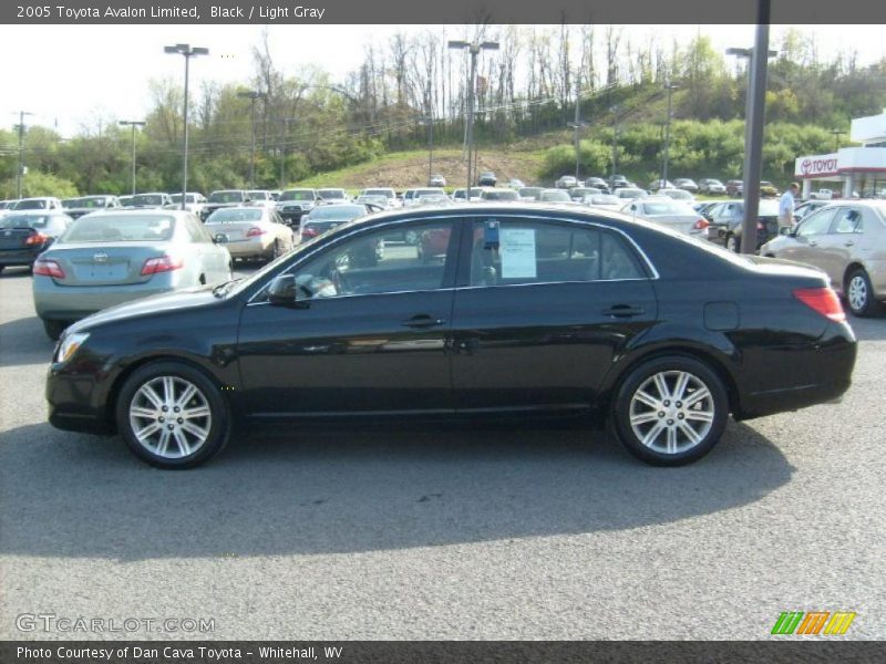 Black / Light Gray 2005 Toyota Avalon Limited