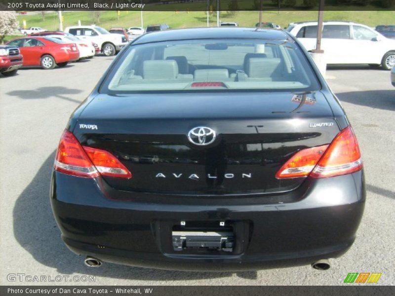 Black / Light Gray 2005 Toyota Avalon Limited