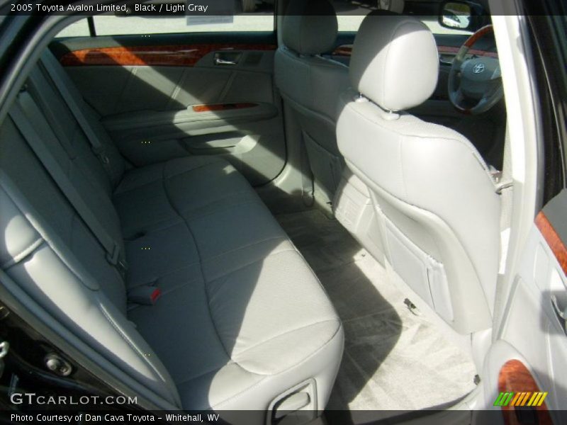 Black / Light Gray 2005 Toyota Avalon Limited