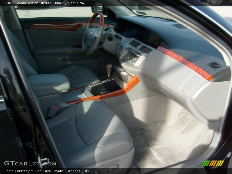 Black / Light Gray 2005 Toyota Avalon Limited