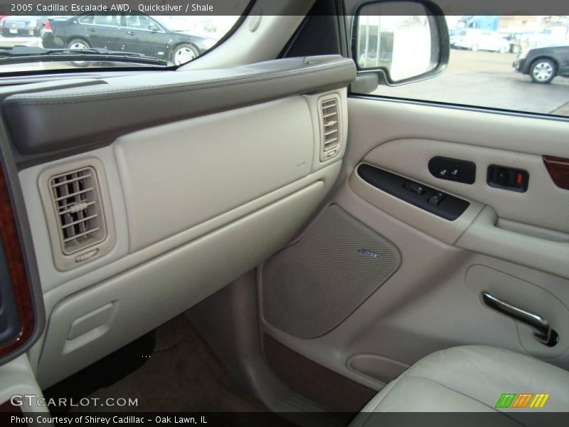 Quicksilver / Shale 2005 Cadillac Escalade AWD
