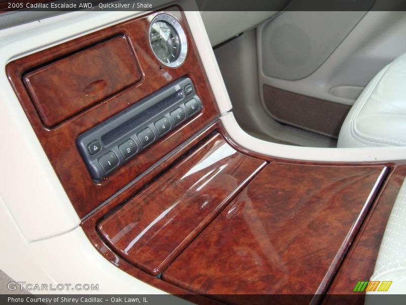 Quicksilver / Shale 2005 Cadillac Escalade AWD