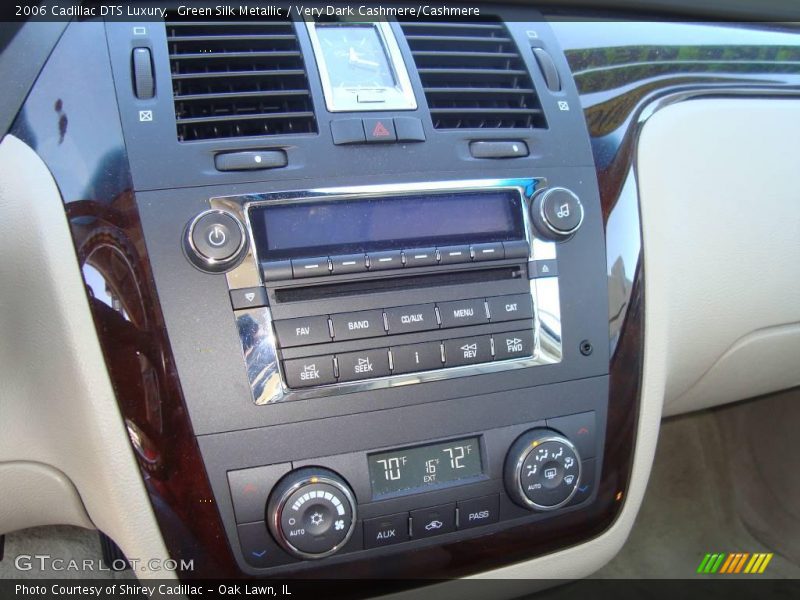 Green Silk Metallic / Very Dark Cashmere/Cashmere 2006 Cadillac DTS Luxury