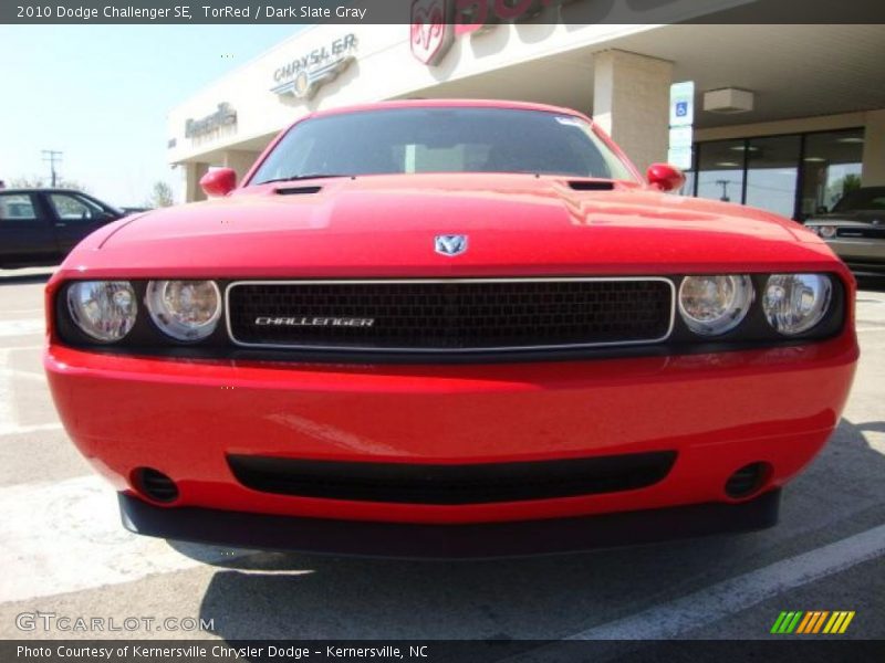 TorRed / Dark Slate Gray 2010 Dodge Challenger SE