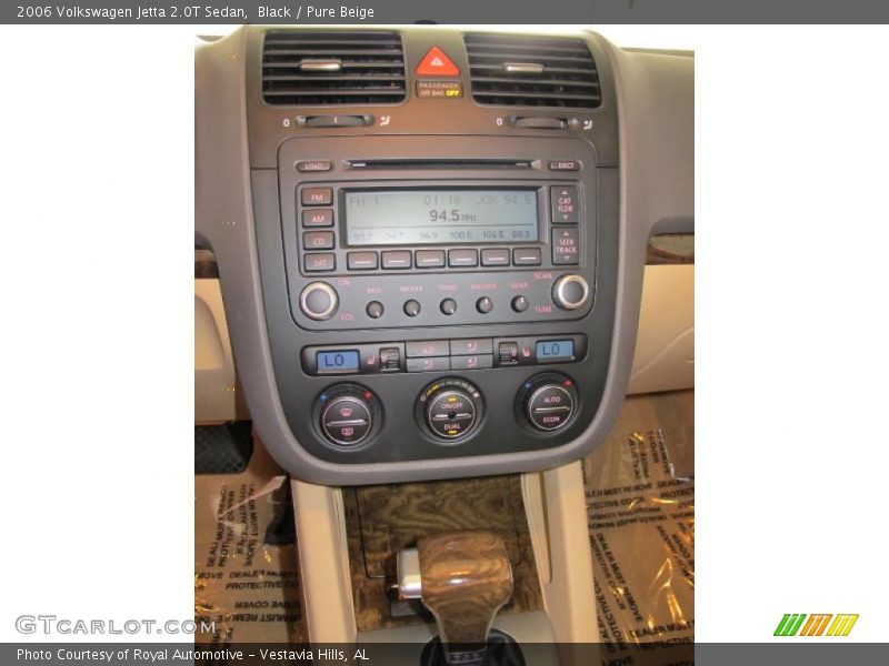 Black / Pure Beige 2006 Volkswagen Jetta 2.0T Sedan