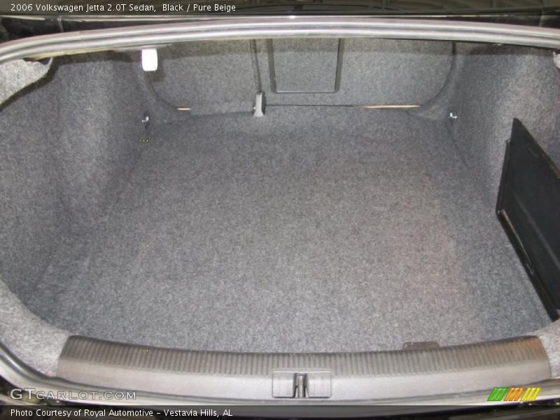 Black / Pure Beige 2006 Volkswagen Jetta 2.0T Sedan