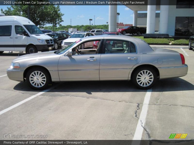 Light Parchment Gold / Medium Dark Parchment/Light Parchment 2003 Lincoln Town Car Signature