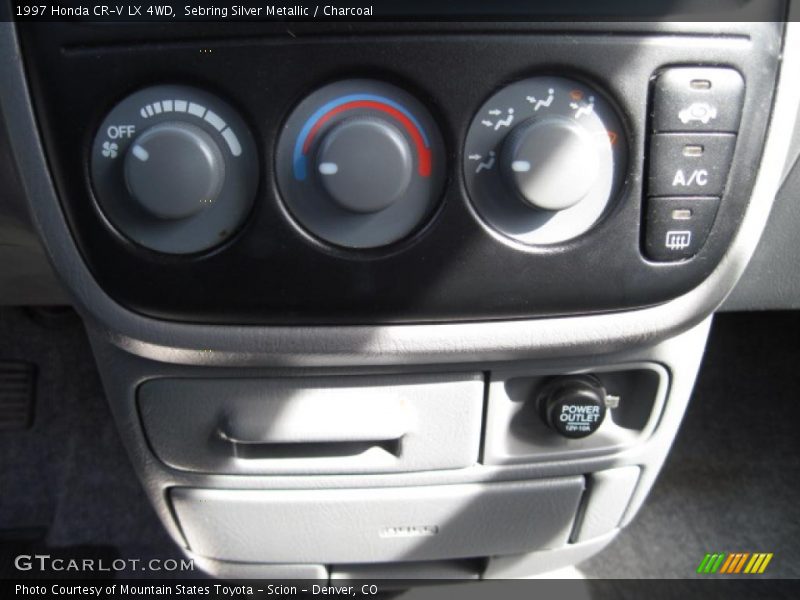 Sebring Silver Metallic / Charcoal 1997 Honda CR-V LX 4WD