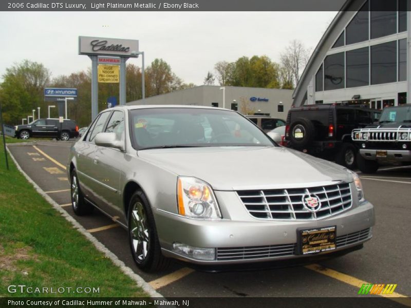 Light Platinum Metallic / Ebony Black 2006 Cadillac DTS Luxury