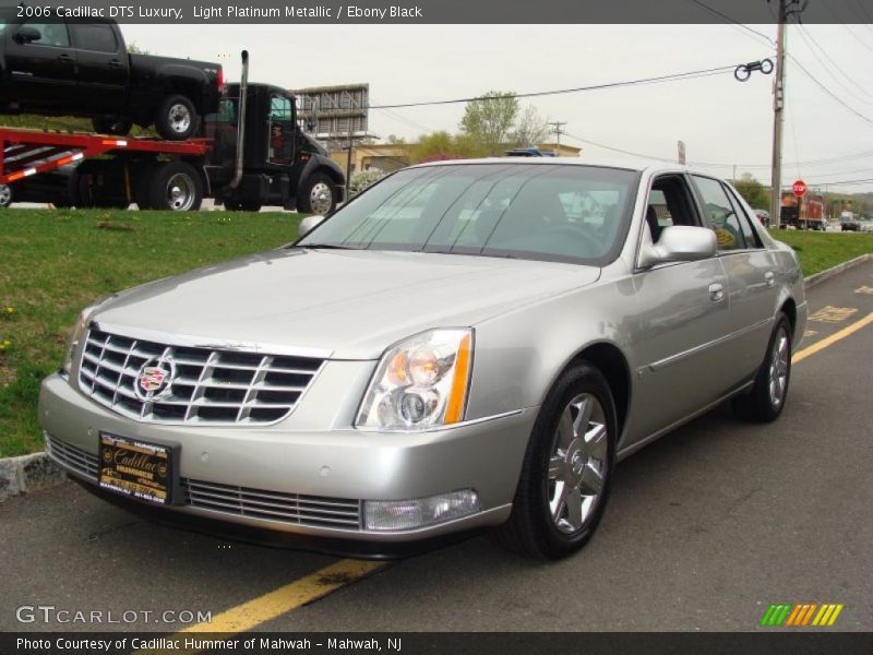 Light Platinum Metallic / Ebony Black 2006 Cadillac DTS Luxury
