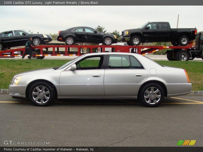 Light Platinum Metallic / Ebony Black 2006 Cadillac DTS Luxury