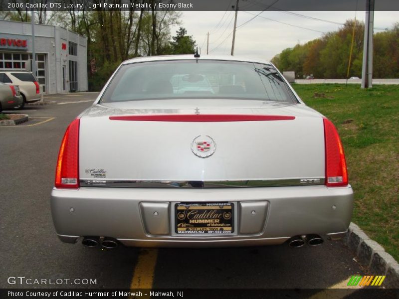 Light Platinum Metallic / Ebony Black 2006 Cadillac DTS Luxury