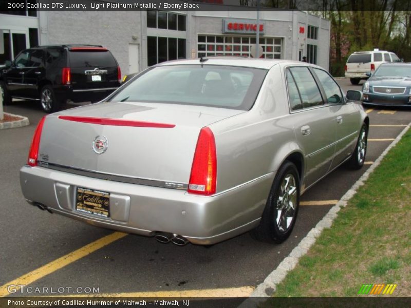 Light Platinum Metallic / Ebony Black 2006 Cadillac DTS Luxury