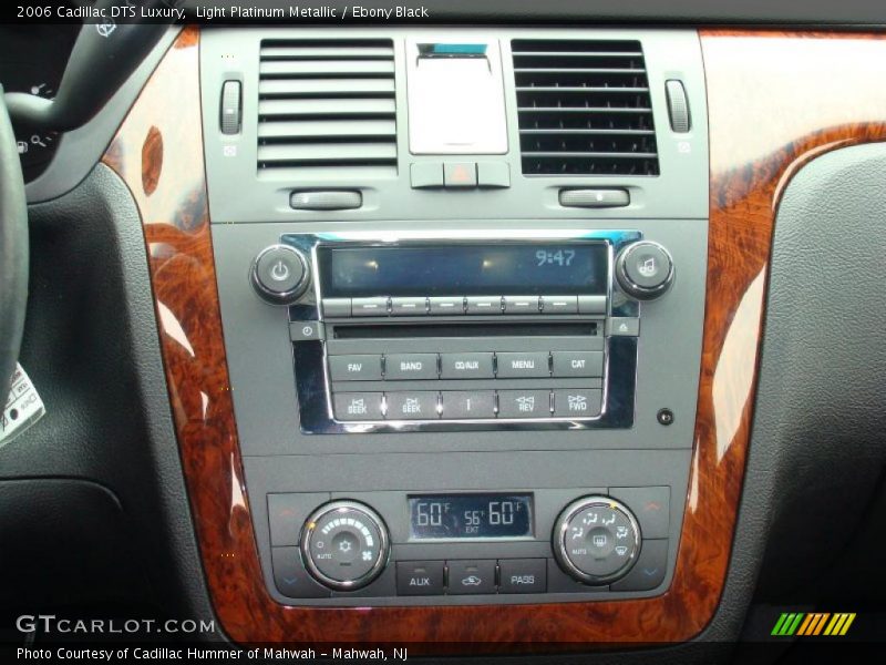 Light Platinum Metallic / Ebony Black 2006 Cadillac DTS Luxury