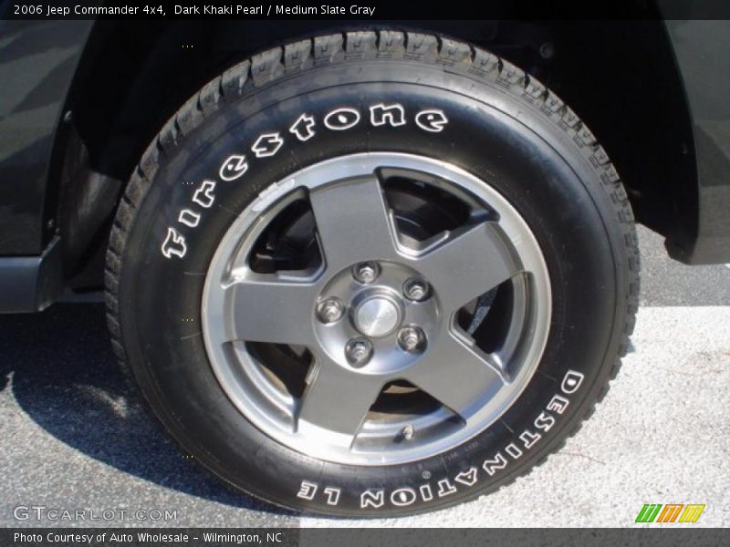 Dark Khaki Pearl / Medium Slate Gray 2006 Jeep Commander 4x4