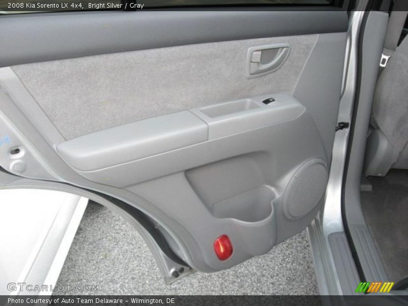 Bright Silver / Gray 2008 Kia Sorento LX 4x4