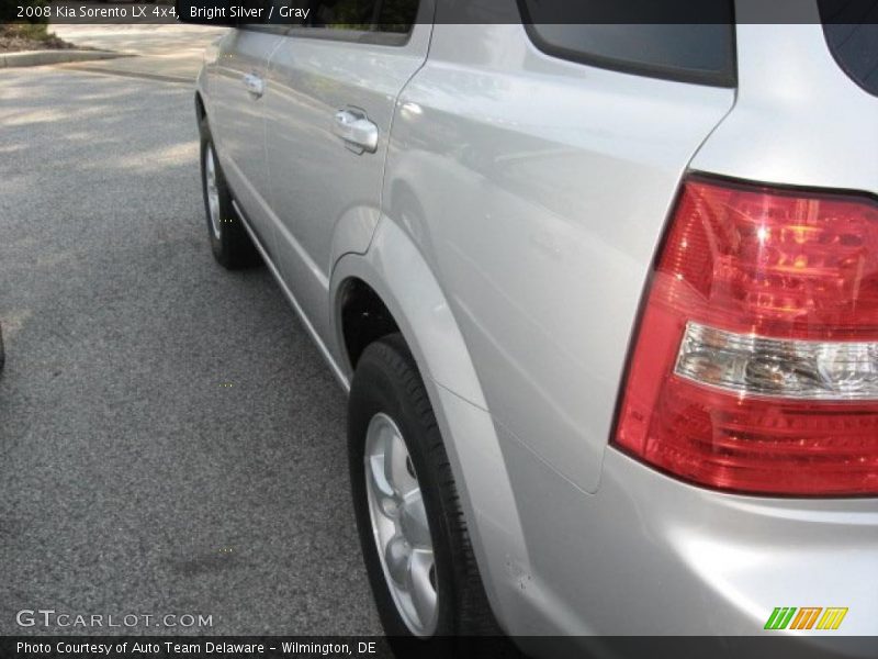 Bright Silver / Gray 2008 Kia Sorento LX 4x4