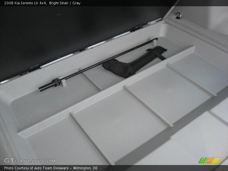 Bright Silver / Gray 2008 Kia Sorento LX 4x4
