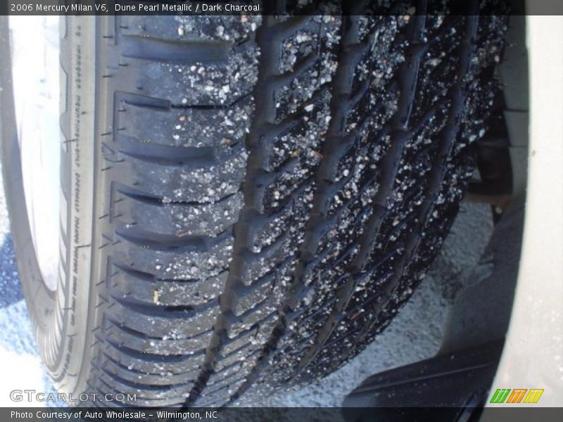 Dune Pearl Metallic / Dark Charcoal 2006 Mercury Milan V6