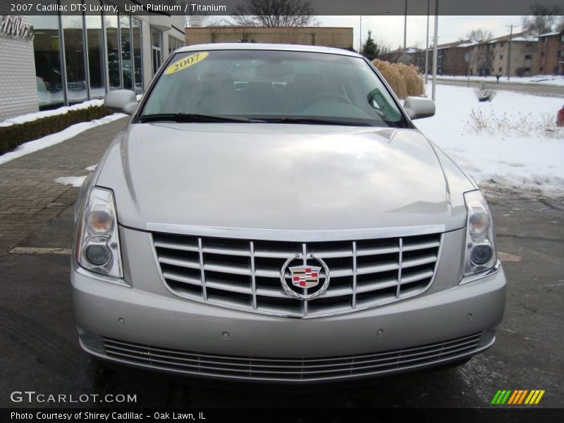 Light Platinum / Titanium 2007 Cadillac DTS Luxury