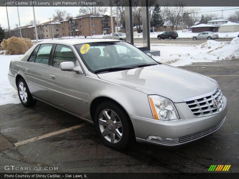 Light Platinum / Titanium 2007 Cadillac DTS Luxury