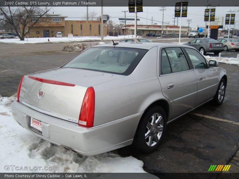 Light Platinum / Titanium 2007 Cadillac DTS Luxury