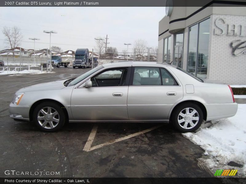 Light Platinum / Titanium 2007 Cadillac DTS Luxury