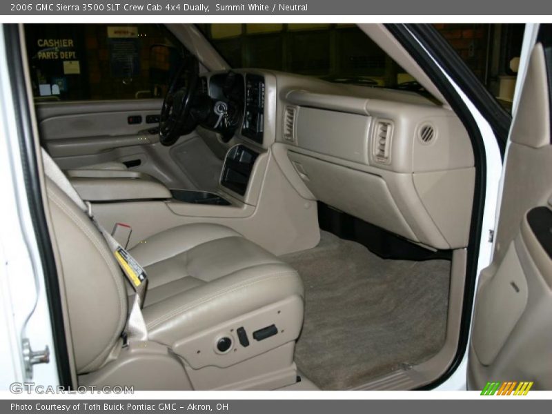 Summit White / Neutral 2006 GMC Sierra 3500 SLT Crew Cab 4x4 Dually