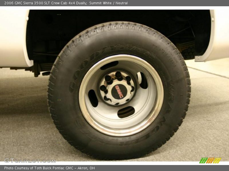 Summit White / Neutral 2006 GMC Sierra 3500 SLT Crew Cab 4x4 Dually