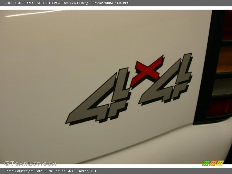 Summit White / Neutral 2006 GMC Sierra 3500 SLT Crew Cab 4x4 Dually