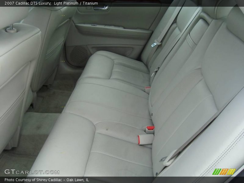 Light Platinum / Titanium 2007 Cadillac DTS Luxury