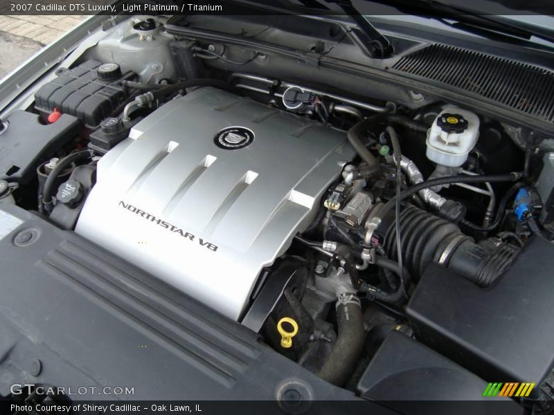 Light Platinum / Titanium 2007 Cadillac DTS Luxury