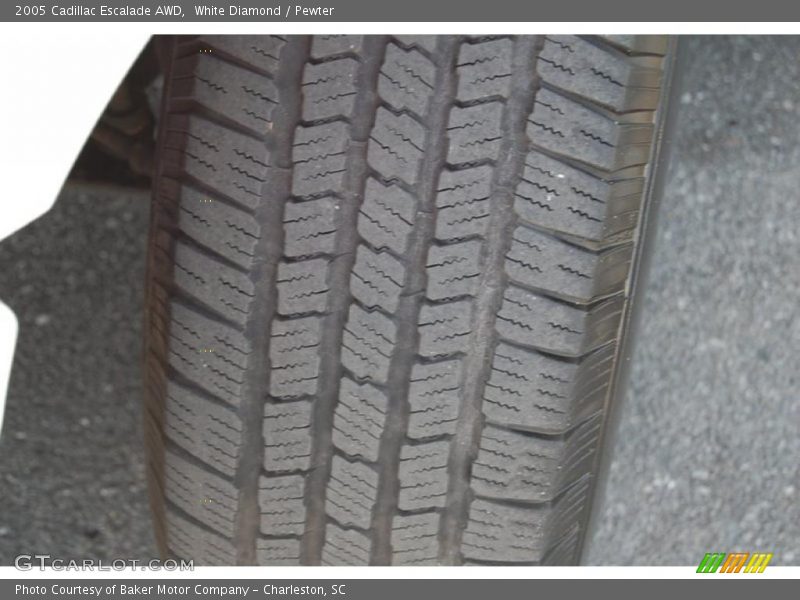 White Diamond / Pewter 2005 Cadillac Escalade AWD