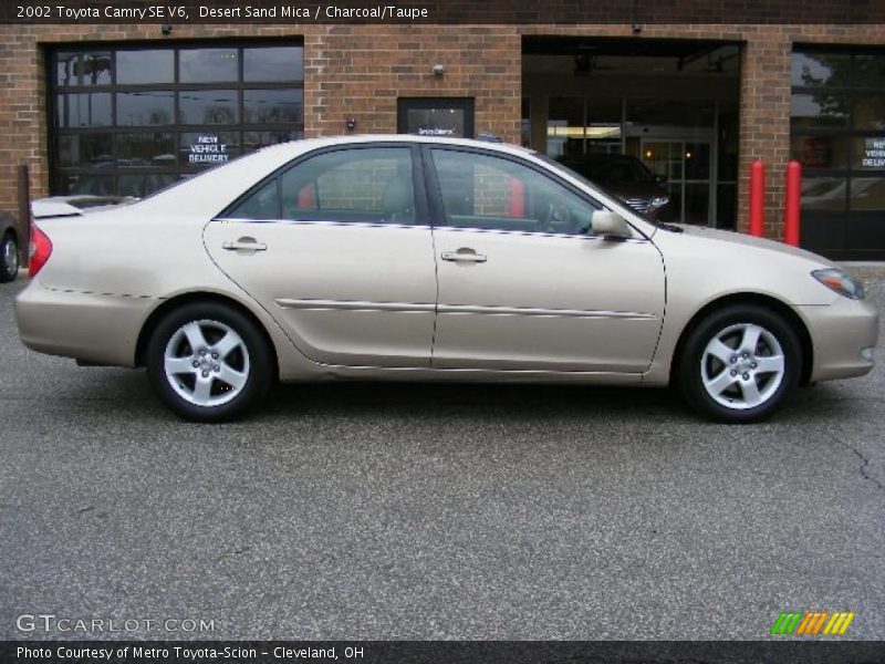 Desert Sand Mica / Charcoal/Taupe 2002 Toyota Camry SE V6