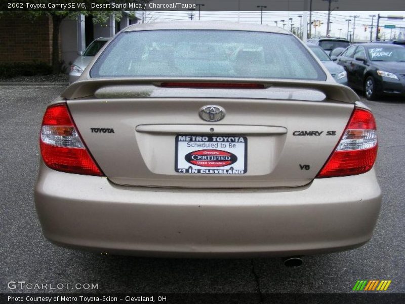 Desert Sand Mica / Charcoal/Taupe 2002 Toyota Camry SE V6