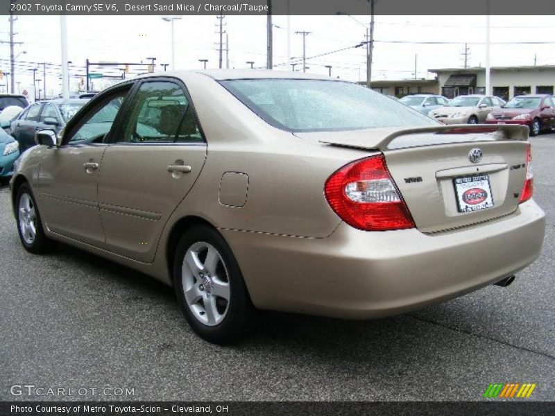 Desert Sand Mica / Charcoal/Taupe 2002 Toyota Camry SE V6