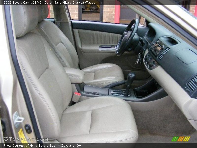 Desert Sand Mica / Charcoal/Taupe 2002 Toyota Camry SE V6