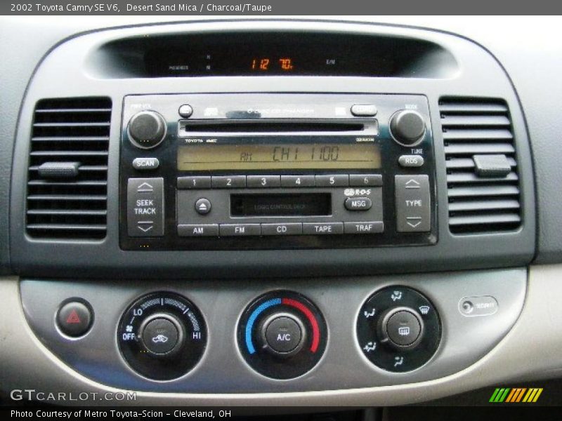 Desert Sand Mica / Charcoal/Taupe 2002 Toyota Camry SE V6