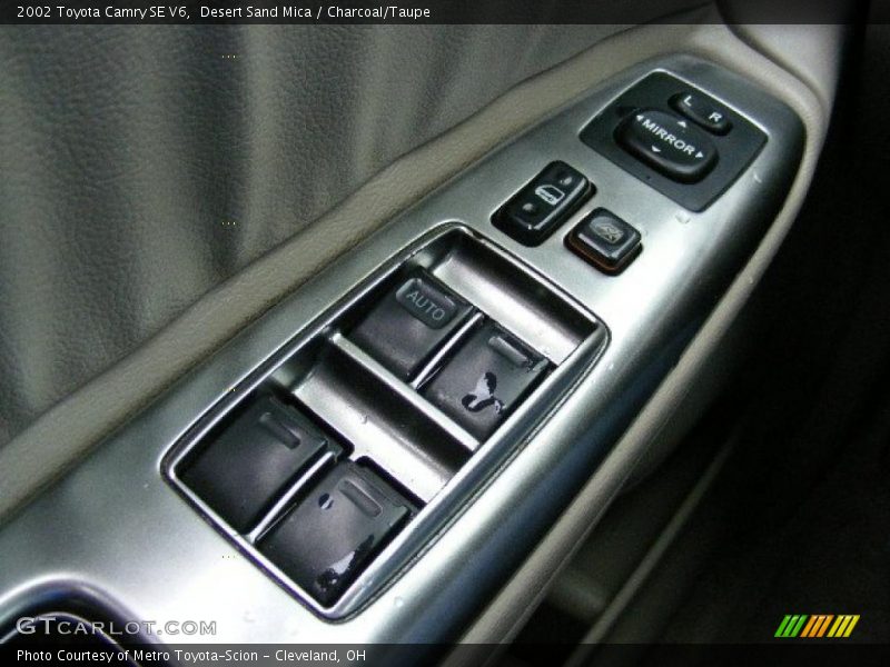 Desert Sand Mica / Charcoal/Taupe 2002 Toyota Camry SE V6