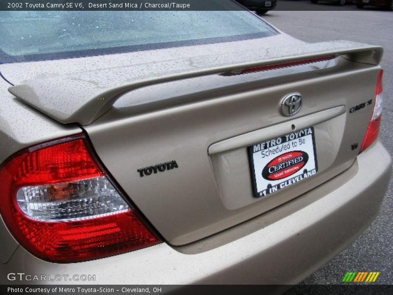 Desert Sand Mica / Charcoal/Taupe 2002 Toyota Camry SE V6
