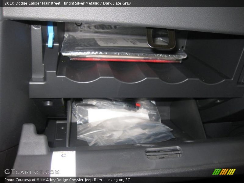 Bright Silver Metallic / Dark Slate Gray 2010 Dodge Caliber Mainstreet