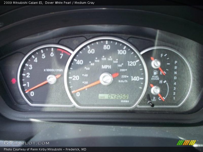 Dover White Pearl / Medium Gray 2009 Mitsubishi Galant ES