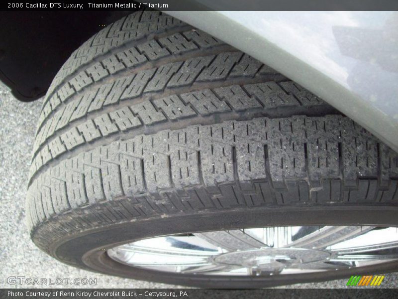 Titanium Metallic / Titanium 2006 Cadillac DTS Luxury