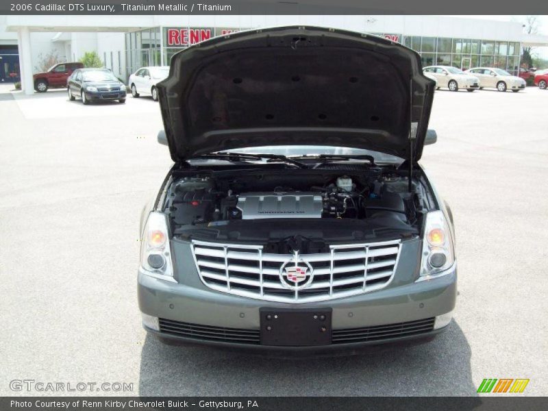 Titanium Metallic / Titanium 2006 Cadillac DTS Luxury