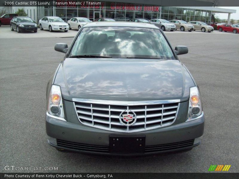Titanium Metallic / Titanium 2006 Cadillac DTS Luxury
