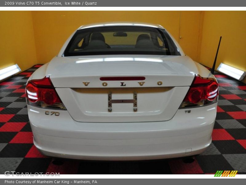 Ice White / Quartz 2009 Volvo C70 T5 Convertible