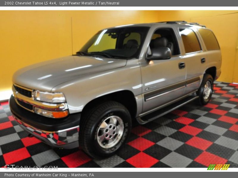 Light Pewter Metallic / Tan/Neutral 2002 Chevrolet Tahoe LS 4x4