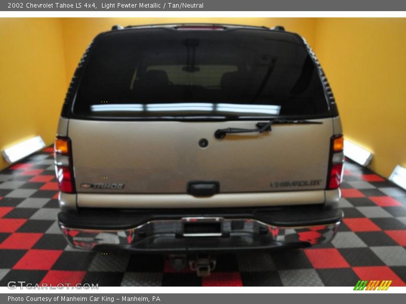 Light Pewter Metallic / Tan/Neutral 2002 Chevrolet Tahoe LS 4x4