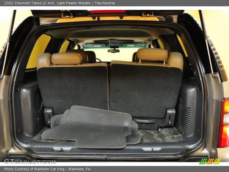 Light Pewter Metallic / Tan/Neutral 2002 Chevrolet Tahoe LS 4x4